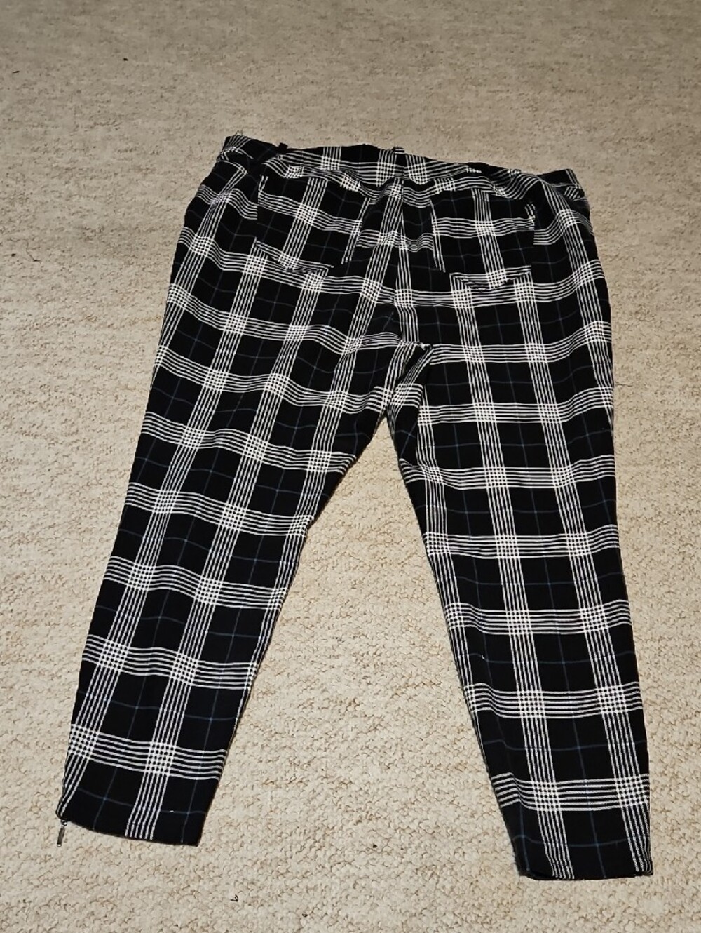 torrid Black & White Plaid Cropped Pants With Side Zippers - Picture 4 of 7